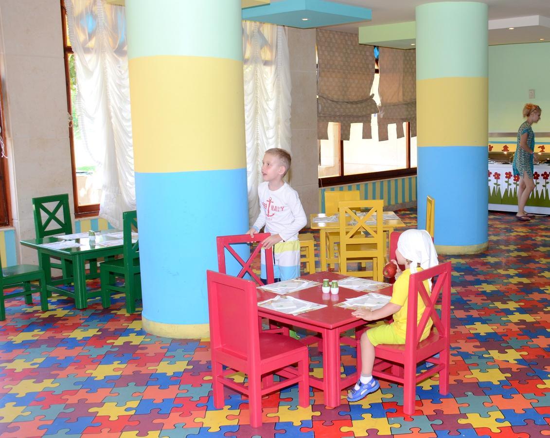 Rehana Sharm Resort - Aquapark & Spa - Couples And Family Only -Premium Ultra All-Inclusive 24H Buitenkant foto